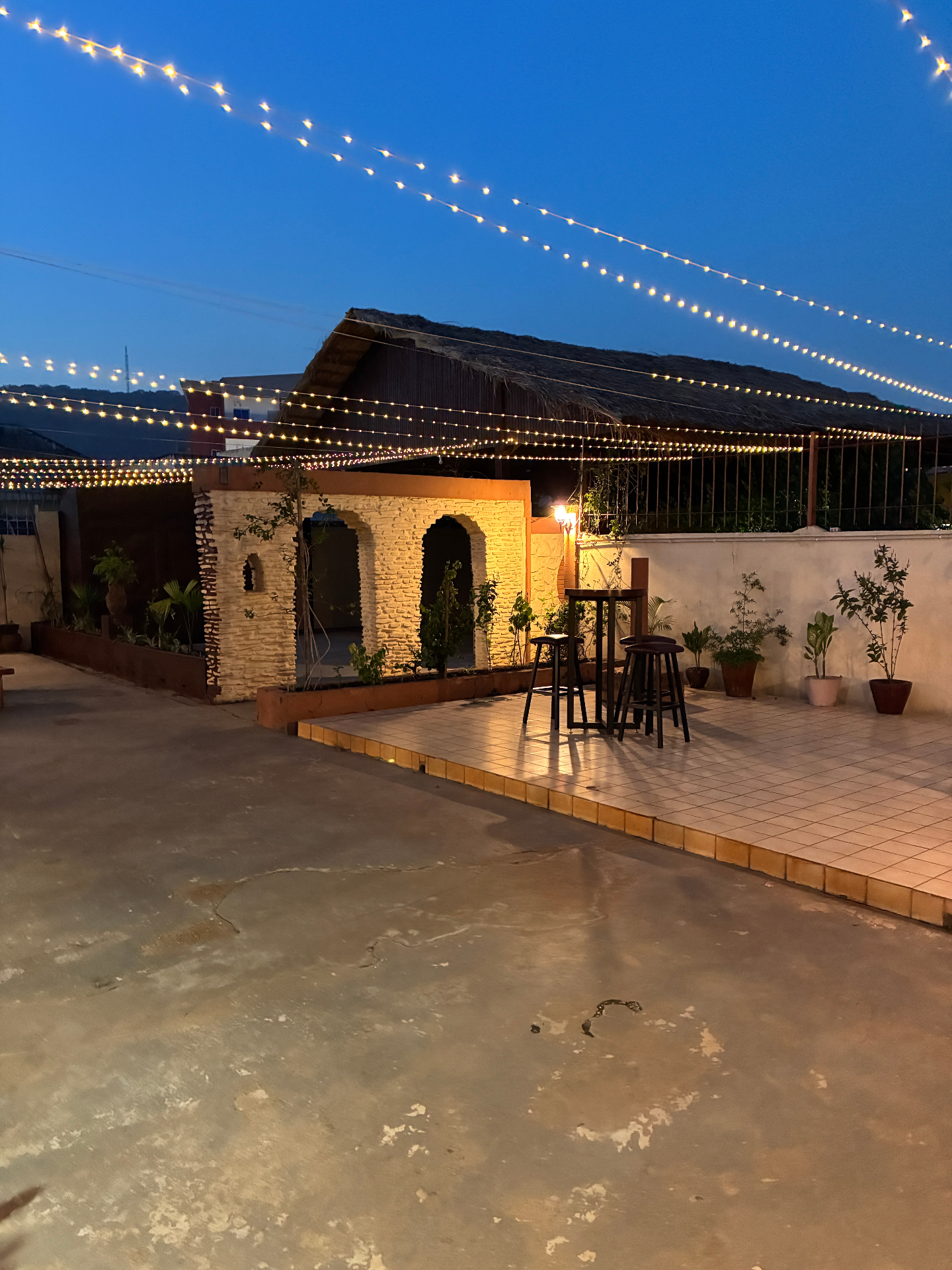 Terrasse extérieure illuminée de ThaoNhi